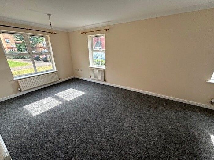 2 Bedroom Flat To Rent In Piper Way, Ilford, IG1