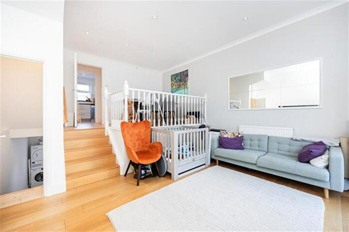 3 Bedroom Maisonette To Rent In Nutmeg Close, E16