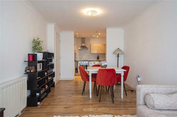 1 Bedroom Flat To Rent In Candle Street, London, E1