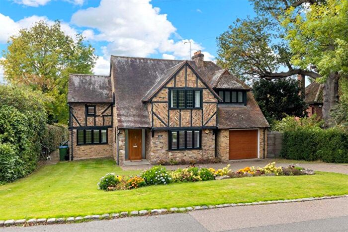 5 Bedroom Detached House For Sale In Pelhams Walk, Esher, KT10