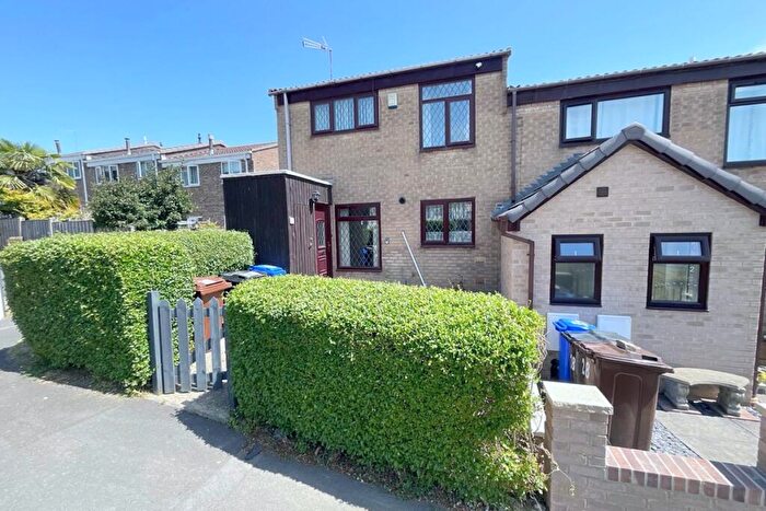 3 Bedroom End Of Terrace House For Sale In Waterthorpe Close, Westfield, Sheffield, S20