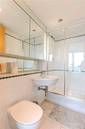 3 Bedroom Flat To Rent In Tea Trade Wharf, Shad Thames, London, SE1