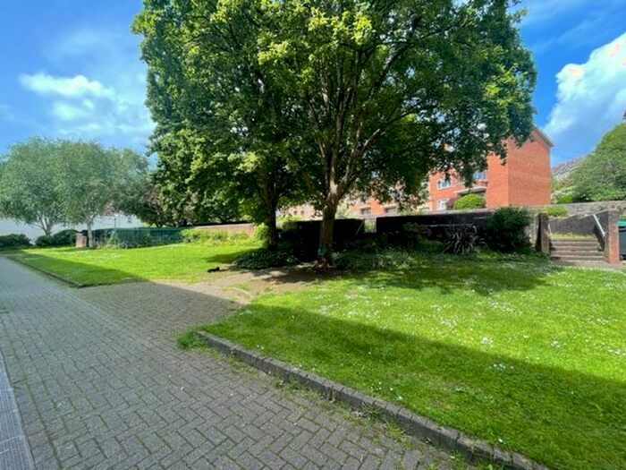 2 Bedroom Flat To Rent In Hotwell Road, Bristol, BS8