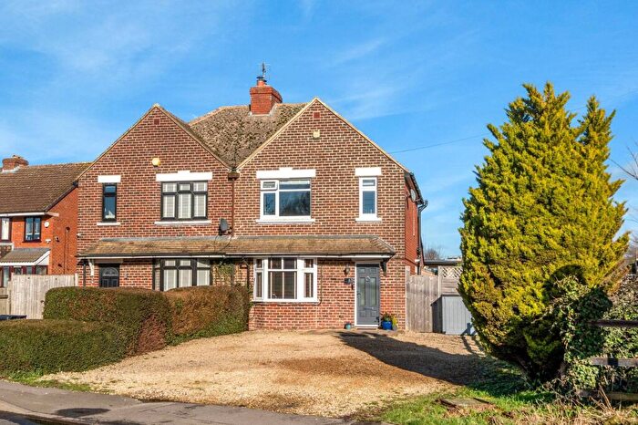 3 Bedroom Semi Detached House For Sale In Bath Road, Eastington, GL10