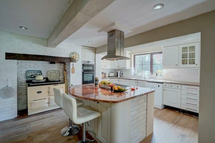 4 Bedroom Detached House For Sale In Loddon Road, Norton Subcourse, Norwich, NR14