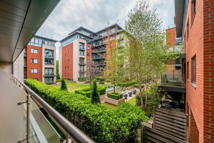 2 Bedroom Flat To Rent In Chartfield Avenue, Putney, London, SW15