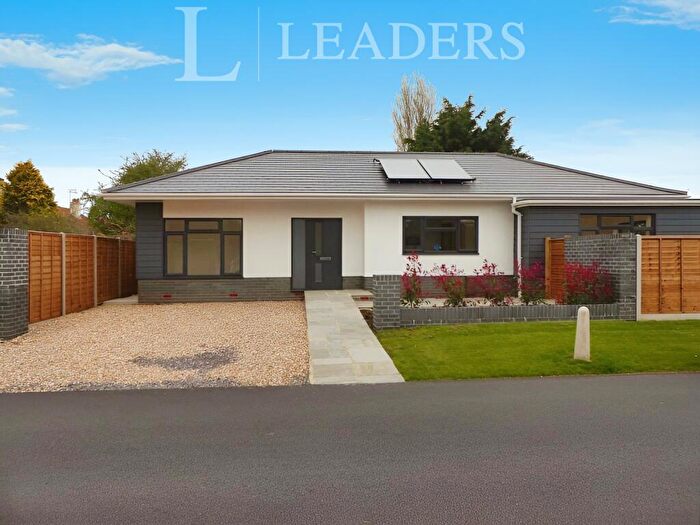 3 Bedroom Bungalow To Rent In Summerhill Drive, PO22