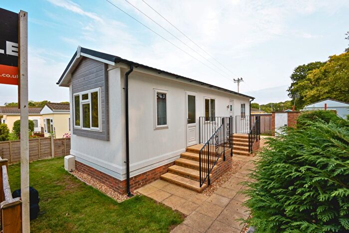 2 Bedroom Mobile/park Home For Sale In Woodlands Park, Bradley Stoke, BS32