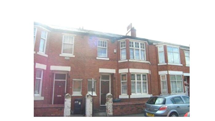 4 Bedroom House To Rent In Heald Grove, Manchester, M14