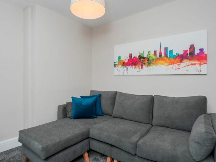 4 Bedroom Semi-Detached House To Rent In Station Avenue, Fishponds, Bristol, BS16