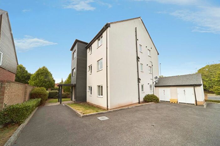 1 Bedroom Flat For Sale In Oaklands Crescent, Gipton, Leeds, LS8