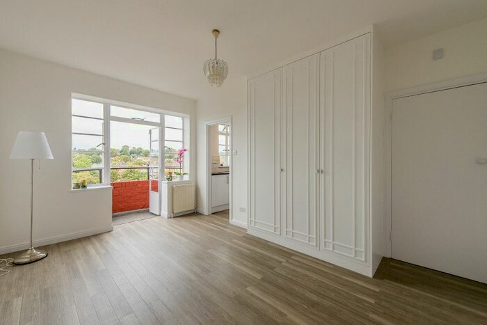 Studio To Rent In Wyke Road, London, SW20