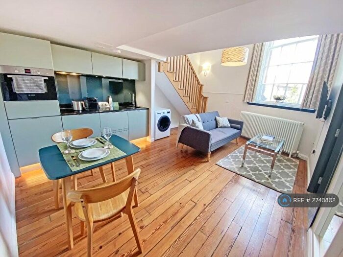 1 Bedroom Flat To Rent In Mcdonald Road, Edinburgh, EH7