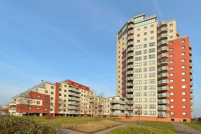 2 Bedroom Flat To Rent In Wards Wharf Approach, Pontoon Dock, London City Airport, London, E16