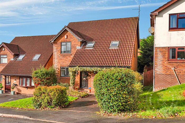 4 Bedroom Detached House For Sale In Heol Y Cadno, Thornhill, Cardiff, CF14