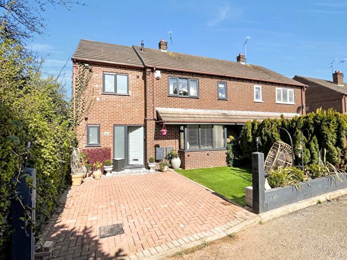 4 Bedroom Semi-Detached House For Sale In Redwood Close, Holt, Wrexham, LL13