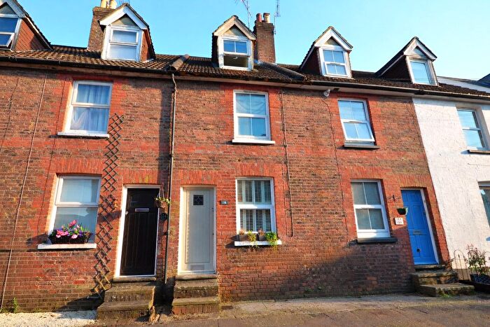 2 Bedroom Detached House For Sale In East Grinstead, West Sussex, RH19