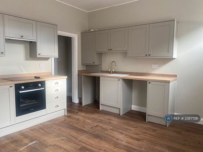 3 Bedroom End Of Terrace House To Rent In Farsley, Farsley, LS28