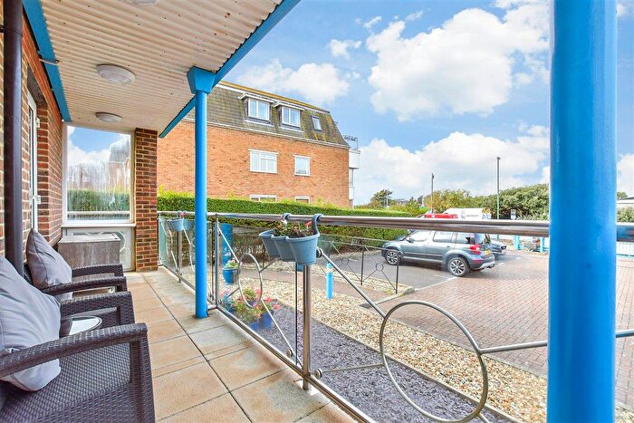 2 Bedroom Flat For Sale In Hendon Avenue, Rustington, West Sussex, BN16