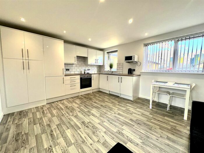1 Bedroom Flat To Rent In Carlton Place, Leeds, LS7