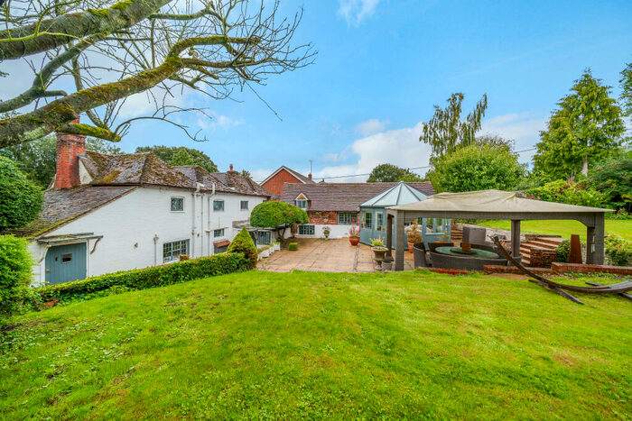 4 Bedroom Detached House For Sale In Bramdean, SO24