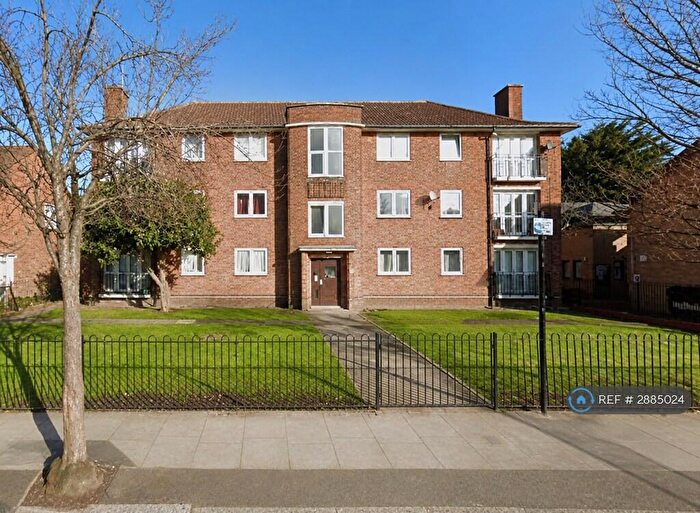 3 Bedroom Flat To Rent In Asplins Road, London, N17