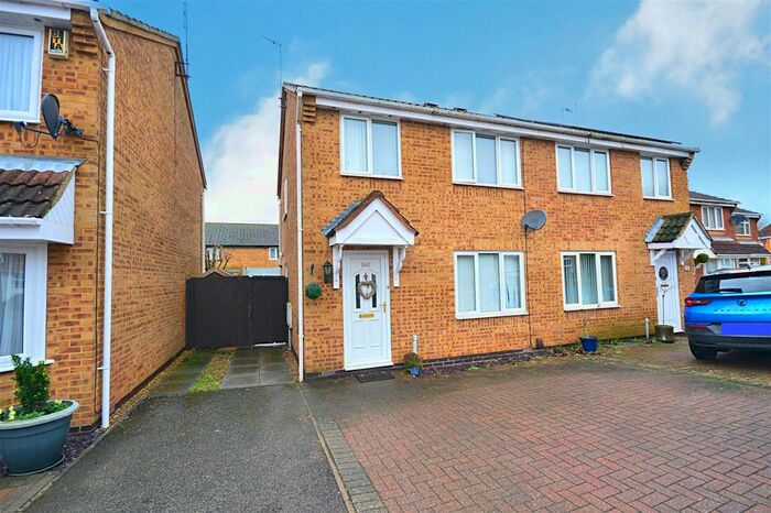 3 Bedroom Property To Rent In Brambleside, Kettering, NN16