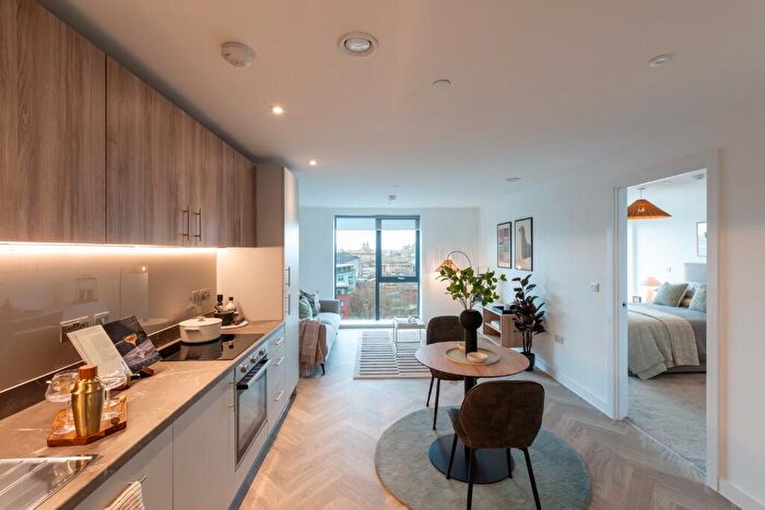 1 Bedroom Apartment To Rent In Milliners Yard, L3