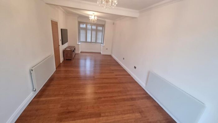5 Bedroom Semi-Detached House To Rent In Park Close Harrow, HA3