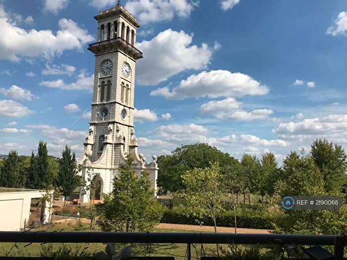 3 Bedroom Flat To Rent In Clockview Crescent, London, N7