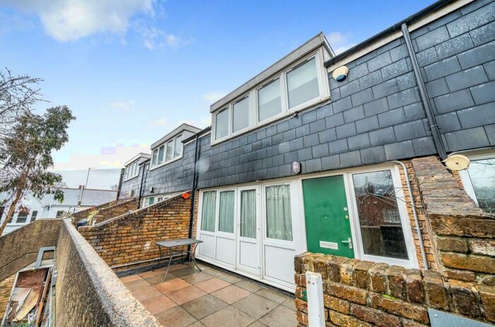 4 Bedroom Maisonette To Rent In Paulet Road Camberwell, SE5