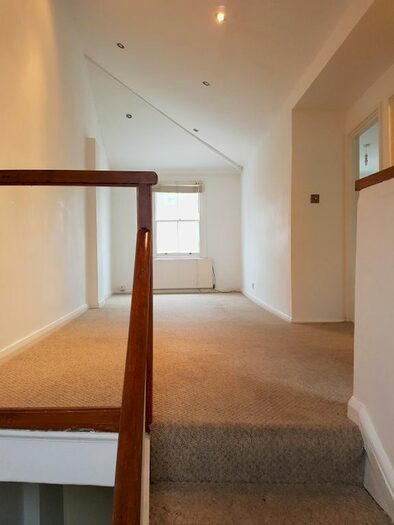 1 Bedroom Flat To Rent In Grove Lane, London, SE5