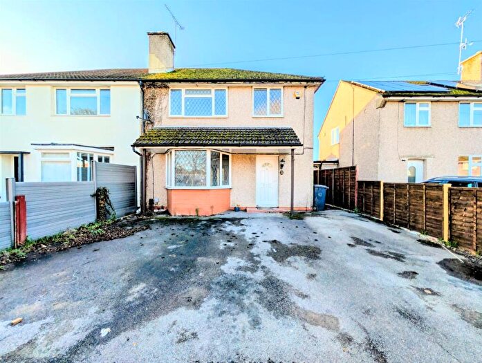 4 Bedroom Semi-Detached House For Sale In The Greenway, Cippenham, SL1