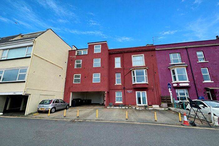 1 Bedroom Flat For Sale In Marine Parade, Dawlish, EX7