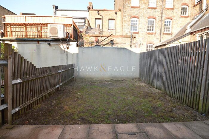 3 Bedroom Town House To Rent In Steels Lane, London, Greater London., E1