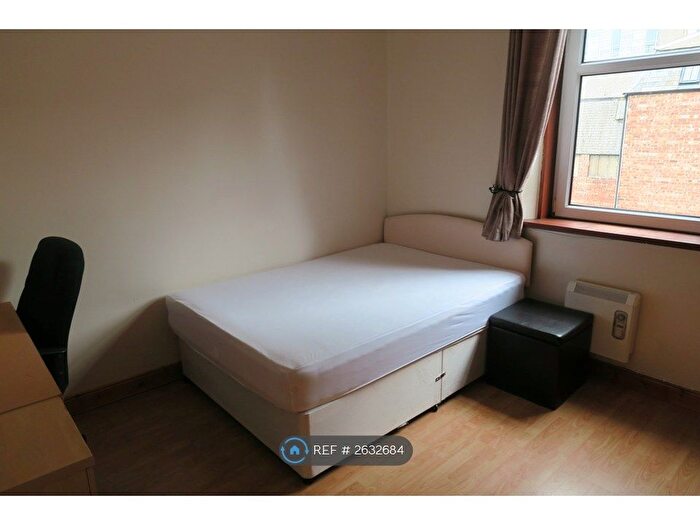 2 Bedroom Flat To Rent In Bon Accord Terrace, Aberdeen, AB11