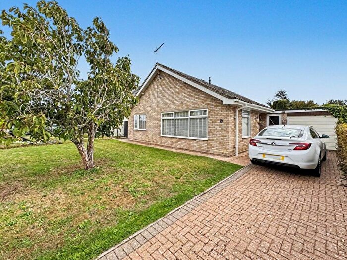 3 Bedroom Detached Bungalow For Sale In Silver Leys, Bentley, Ipswich, IP9