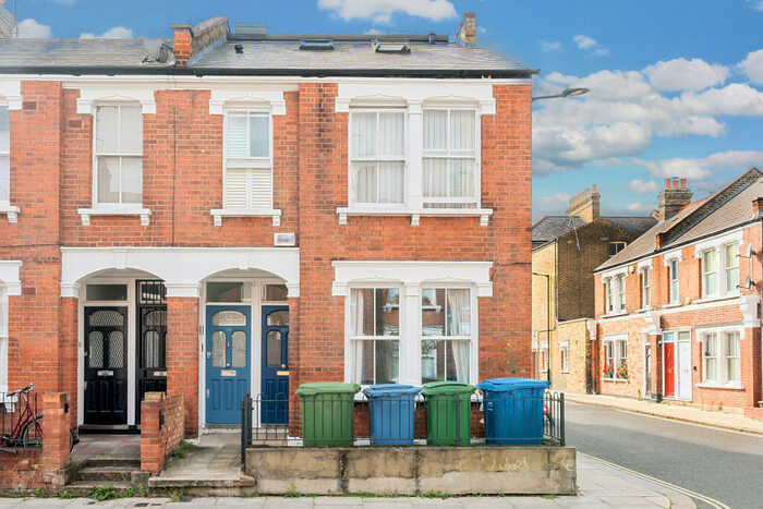 2 Bedroom Apartment To Rent In Alberta Street, London, SE17