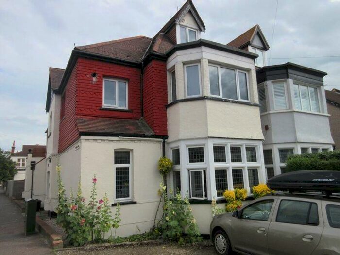 1 Bedroom Flat To Rent In Ailsa Road, Westcliff-On-Sea, SS0