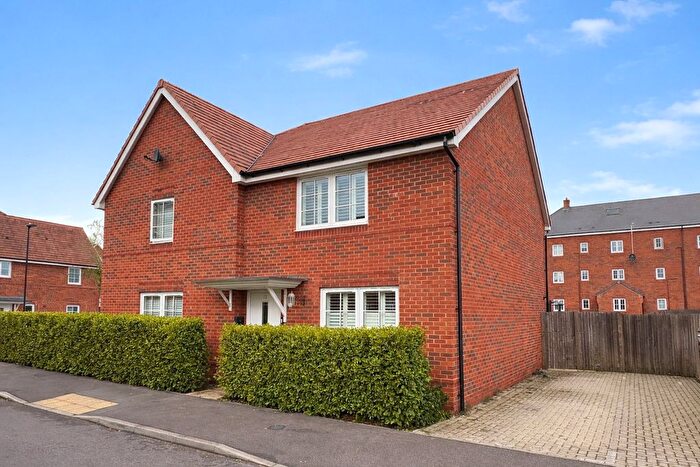 3 Bedroom Semi Detached House For Sale In Albuhera Road, Wellesley, Aldershot, Hampshire, GU11