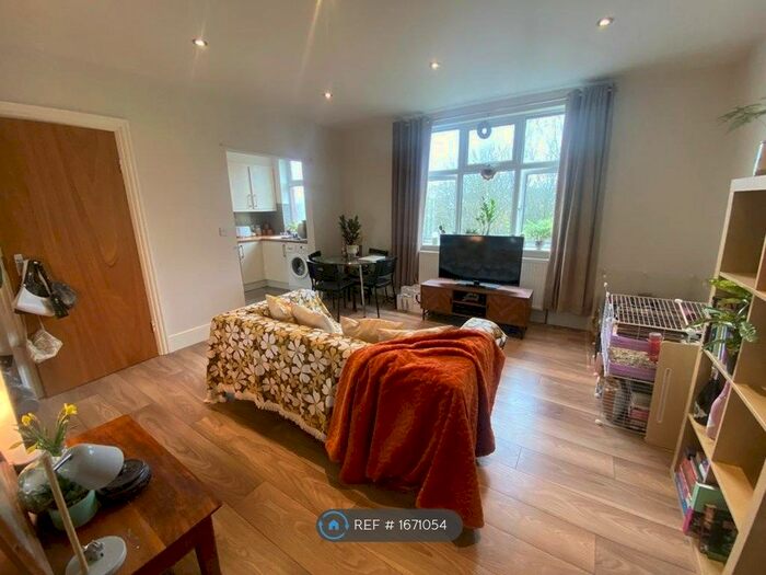 1 Bedroom Flat To Rent In Balbec Avenue, Leeds, LS6