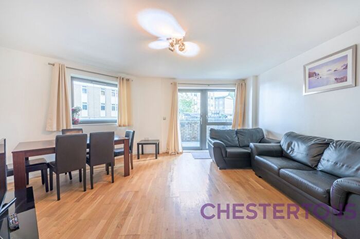 3 Bedroom Flat For Sale In Eden Apartments, Glengarnock Avenue, E14