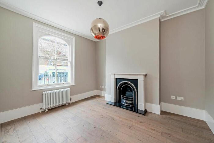 3 Bedroom Detached House To Rent In Cloudesley Road, London, N1