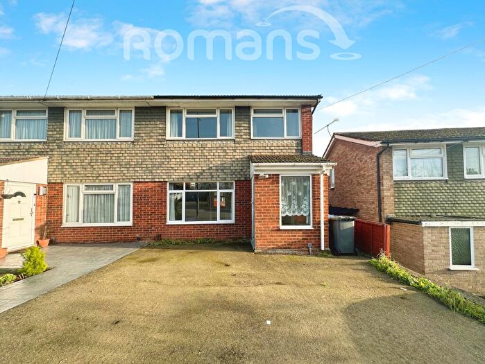3 Bedroom Semi-Detached House To Rent In Boyn Hill Road, SL6
