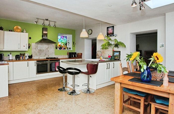 5 Bedroom Detached House For Sale In Commercial Street, Nelson, Treharris, CF46