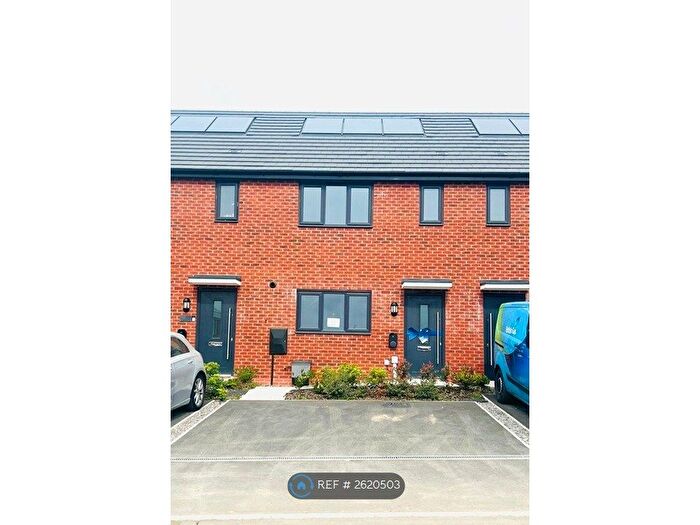 3 Bedroom Terraced House To Rent In Hamilton Way, Blackburn, BB2