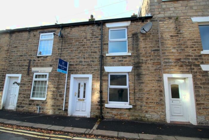 2 Bedroom Property To Rent In Silk Street, Glossop, SK13