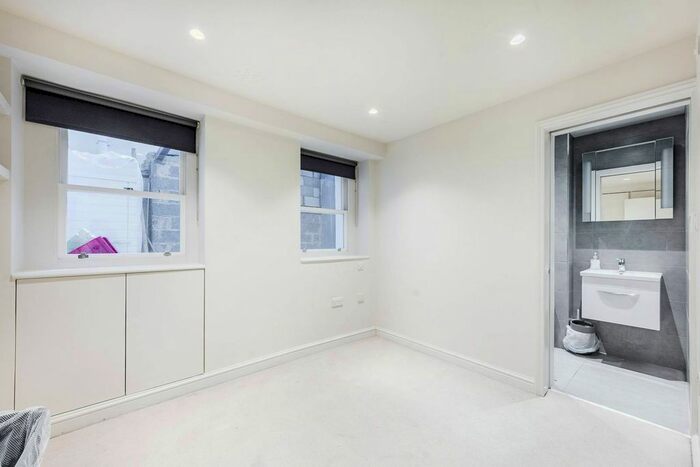 2 Bedroom Flat To Rent In Melbourne House, Earls Court, London SW5