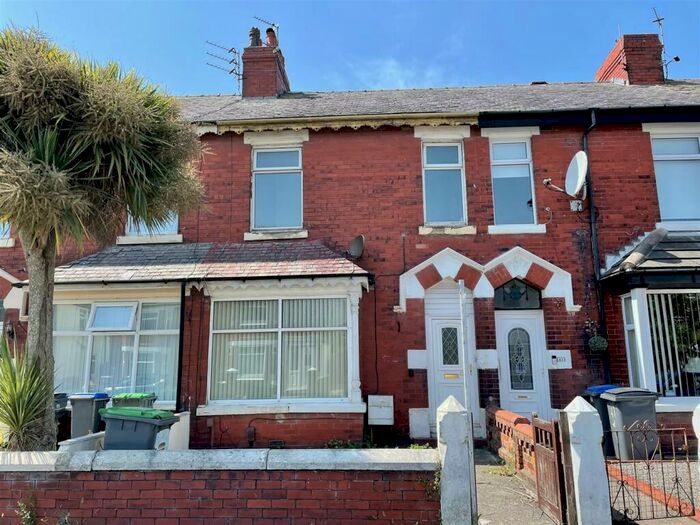2 Bedroom Flat To Rent In Dunelt Road, South Shore, Blackpool, FY1