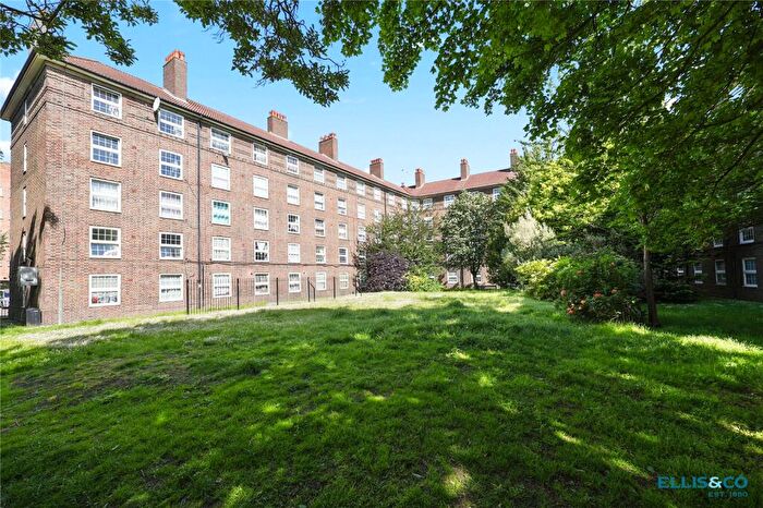 3 Bedroom Apartment For Sale In Newcourt House, Pott Street, London, E2